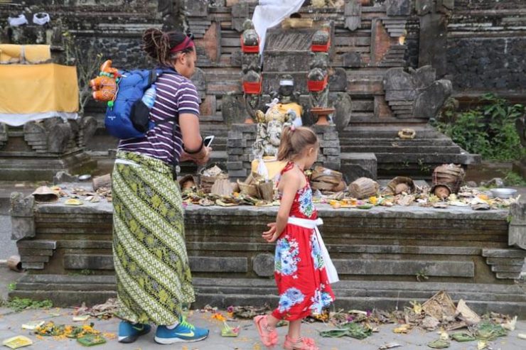 how to travel with kids
