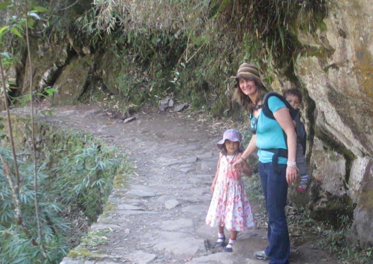 hiking in peru with kids