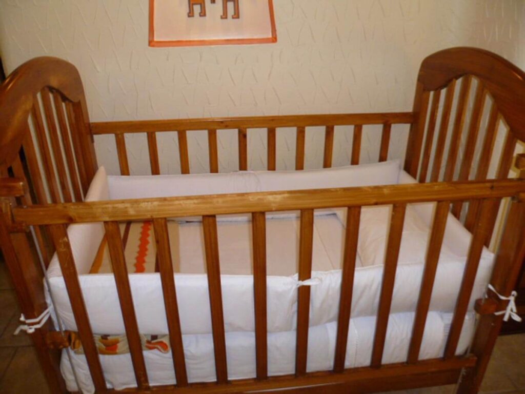 baby cot set up at hotel in machu picchu