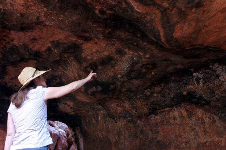 Ayers Rock Facts, Facts about the Uluru Region Australia, Cave Art uluru