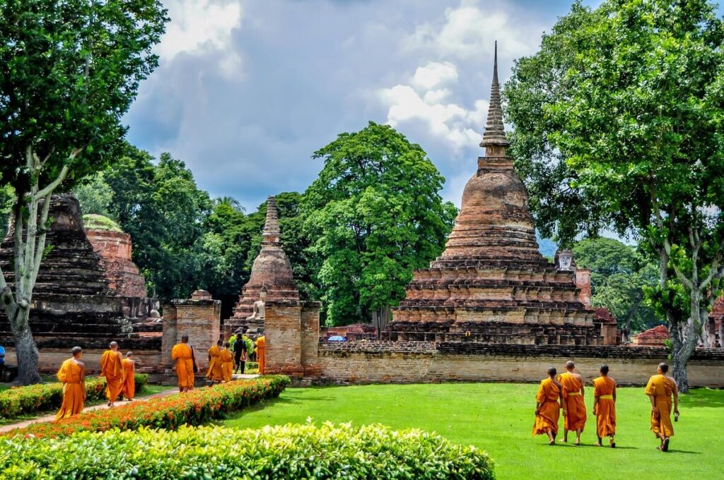 The Ultimate 5 Days Bangkok Itinerary & Ayutthaya Day Tour The Ultimate 5 Days Bangkok Itinerary & Ayutthaya Day Tour