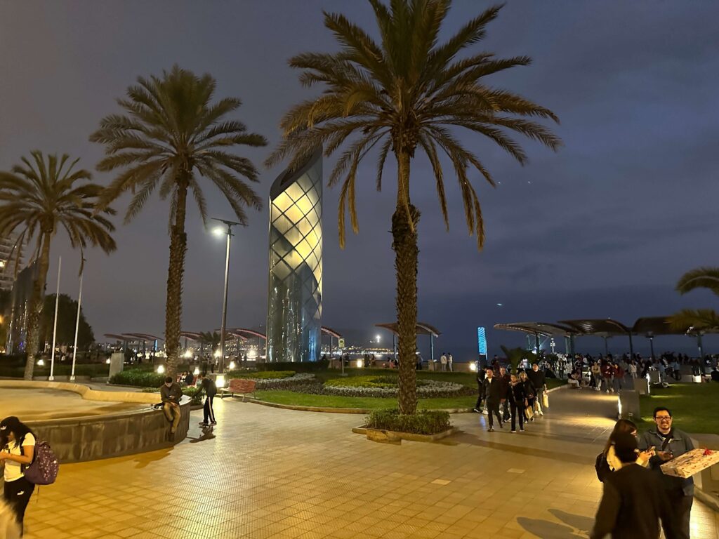 malecon at night, lima
