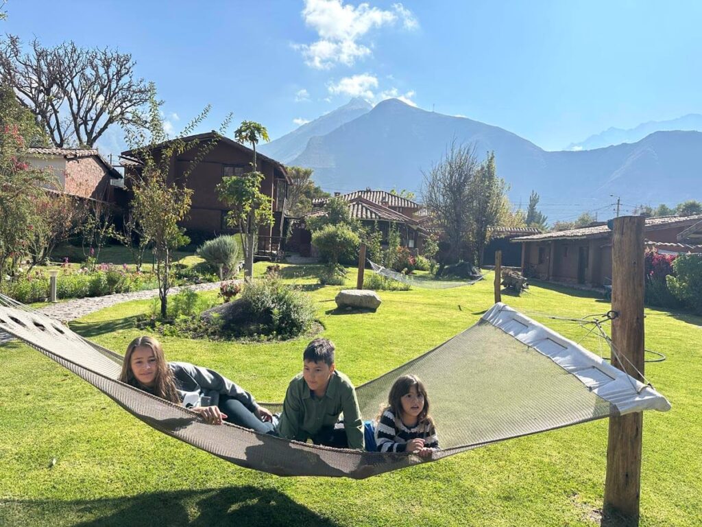 hotel lizzy wasi in urubamba, outside area